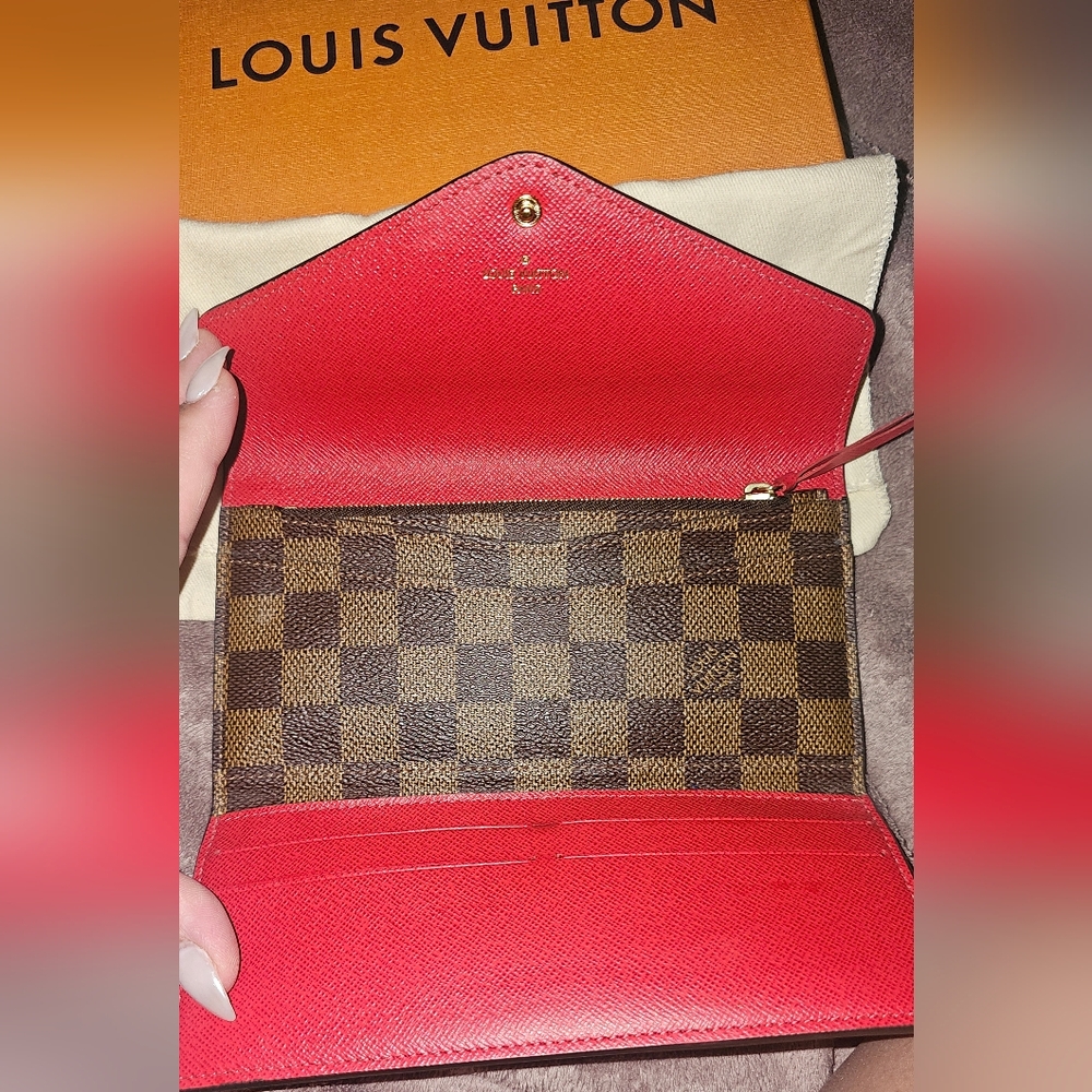 Louis Vuitton Damier Ebene Wallet with Red Accent - Picture 3 of 12